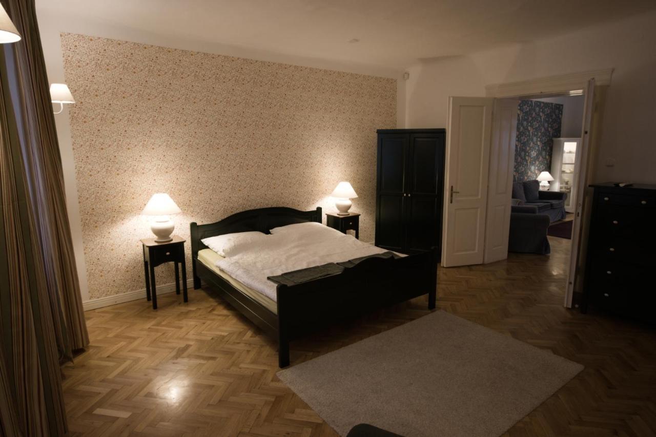 Ister Guesthouse Esztergom Exterior foto